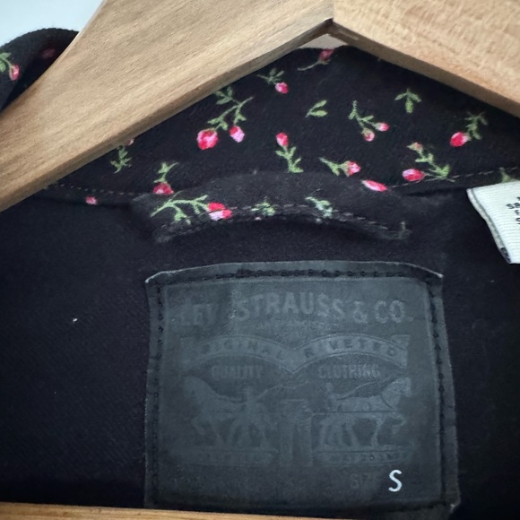 Levi's Vintage Floral Print Denim Trucker Jacket - Picture 2 of 6